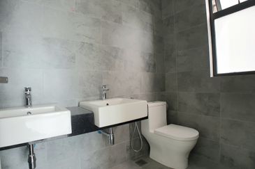 The Riyang @ Happy Garden