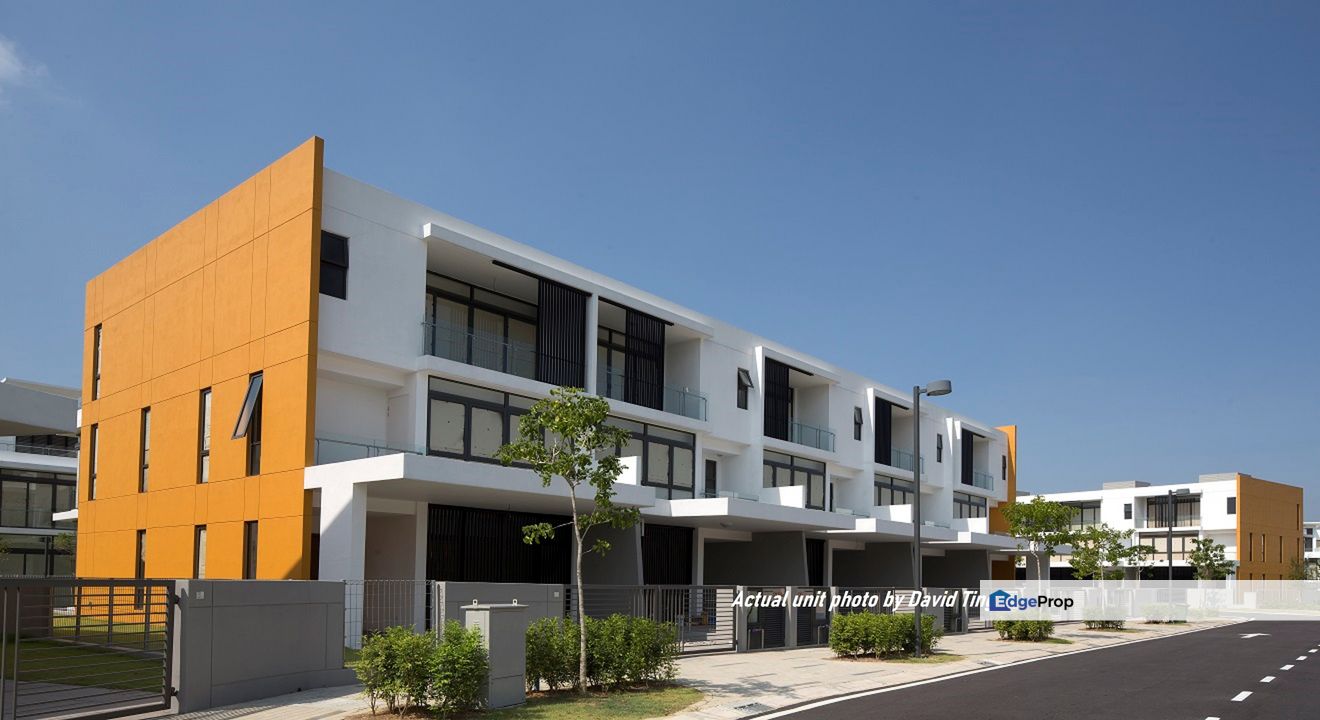 Value Buy Limited 3 Storey Semi-D Basic Unit & Big Land for Sale Reed Lakefields Sungai Besi Kuala Lumpur, Kuala Lumpur, Sungai Besi