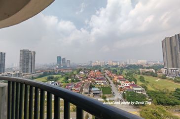 Anjung Hijau (Greenfield Apartment)