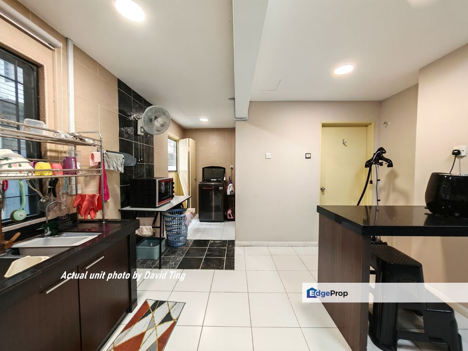 Meadow 3 Storey House Gated Guarded Good Condition Partially Furnish Sungai Besi Kuala Lumpur, Kuala Lumpur, Sungai Besi