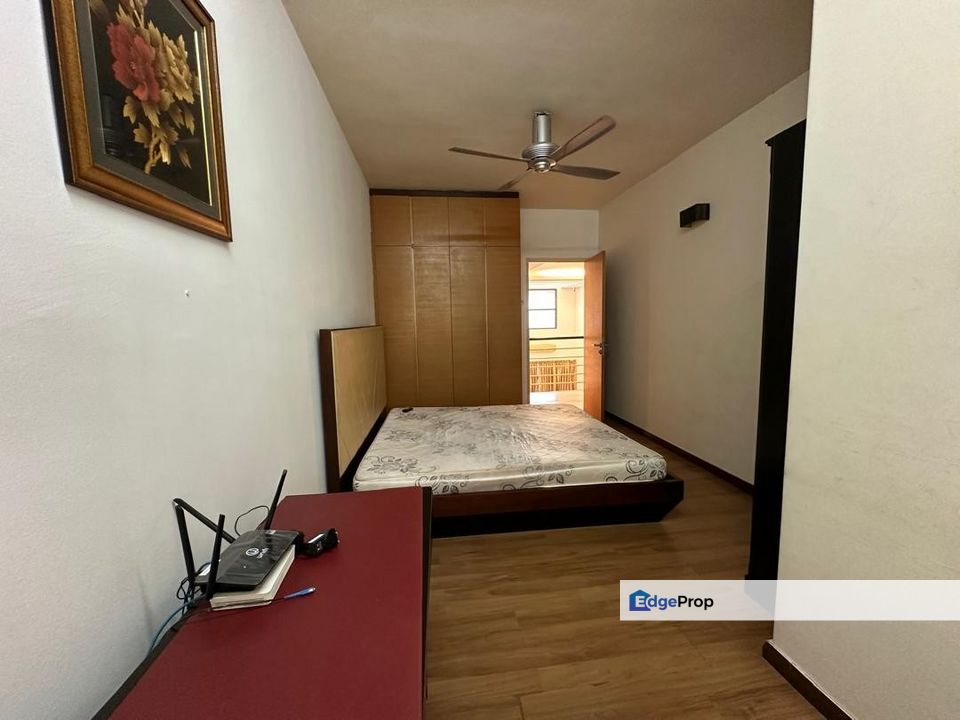 Meadows & Glades 3 Storey House Gated Guarded Good Condition Partially Furnish Sungai Besi Lakefields Kuala Lumpur , Kuala Lumpur, Sungai Besi