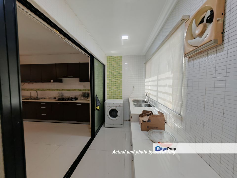 Meadows 3 Storey House Gated Guarded Good location & Condition, Kuala Lumpur, Sungai Besi
