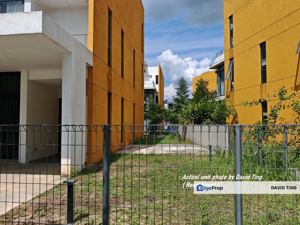 Reed 3 Storey Premium End Lot with Extra Land Value Buy Cozy Unit, Kuala Lumpur, Sungai Besi