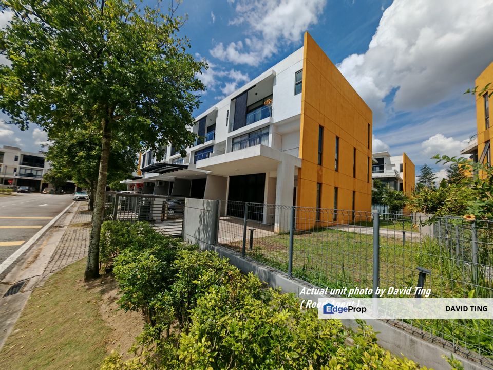 Reed 3 Storey Premium End Lot with Extra Land Value Buy Cozy Unit, Kuala Lumpur, Sungai Besi