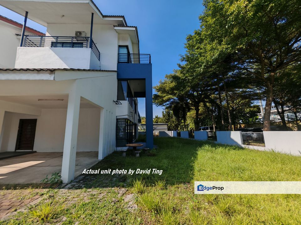 Meadows 3 Storey Corner House Gated Guarded Good location & Condition, Kuala Lumpur, Sungai Besi