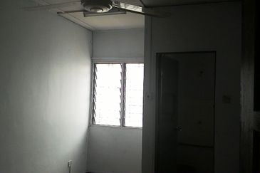 Seksyen 1, Bandar Country Homes