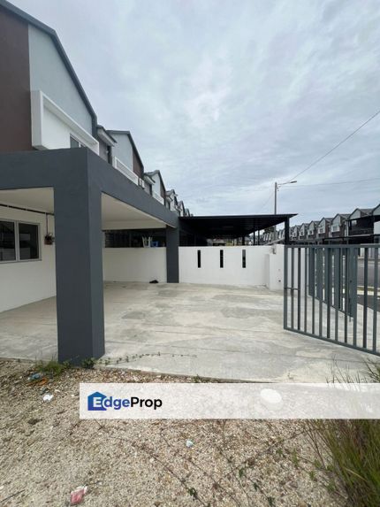 Partially Furnished Corner Lot, Selangor, Rawang