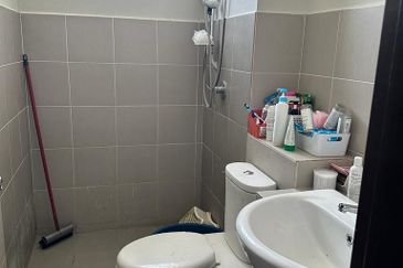 HILLPARK  AT SHAH ALAM NORTH , PUNCAK ALAM