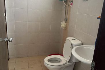 HILLPARK  AT SHAH ALAM NORTH , PUNCAK ALAM