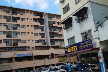 Taman Pinggiran Putra