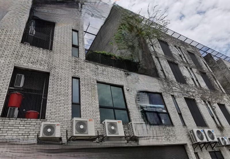 Light Gray Strata Shop Office Sg Buloh, Selangor