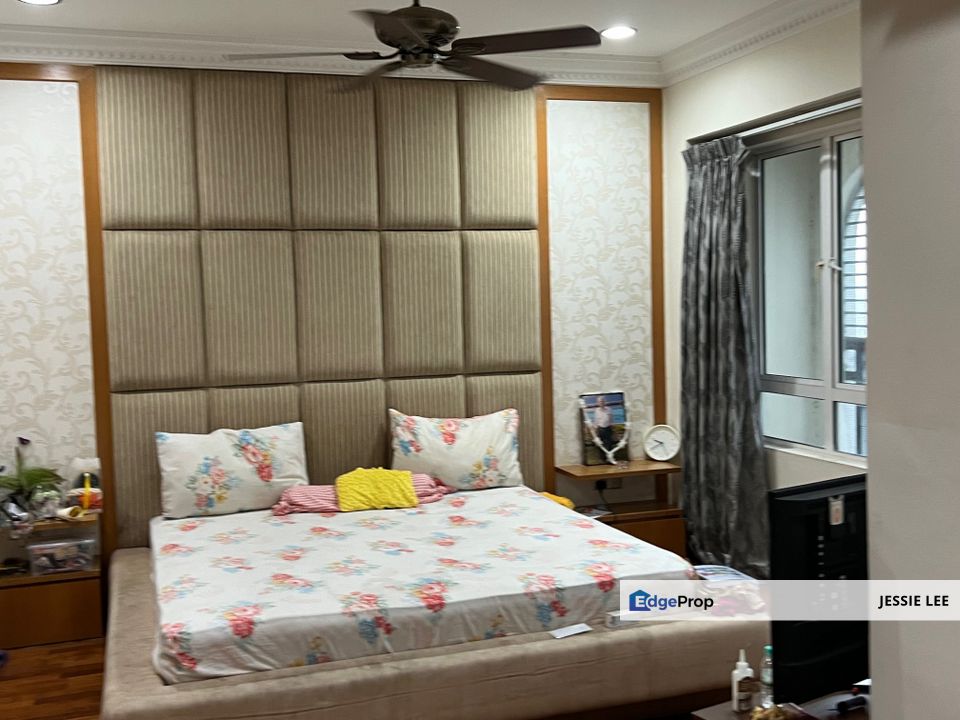 Value Buy 4 bedrooms corner unit for sale at Boulevard Subang , Selangor, Subang Jaya