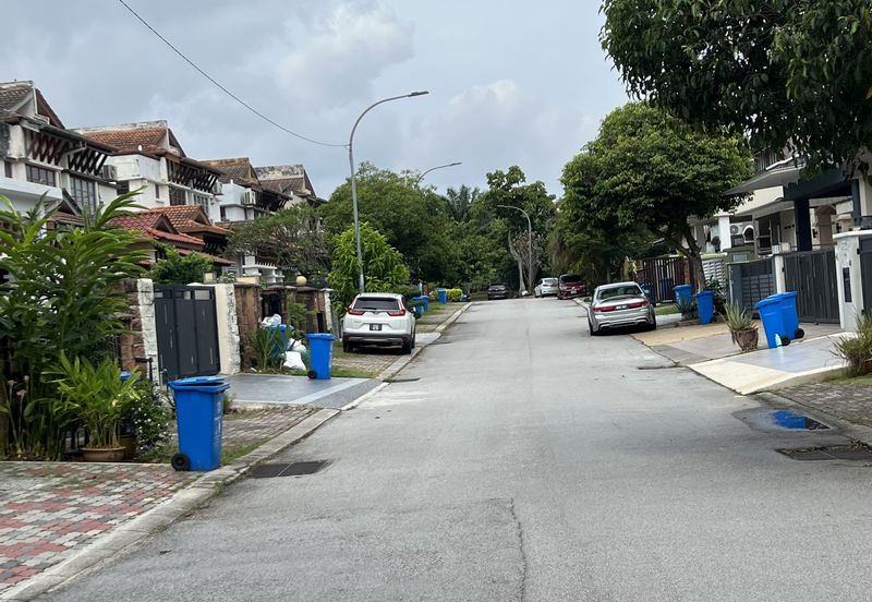 Large Corner Lot Double Storey Terrace – Below Market Value !!