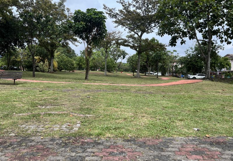 Large Corner Lot Double Storey Terrace – Below Market Value !!