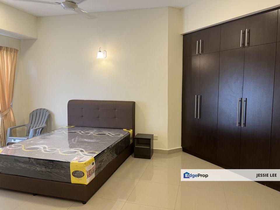 Tastefully furnished 2 bedrooms Condo at Boulevard Subbang Jaya, Selangor, Subang Jaya