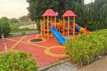 [ Completed Unit ] 2-Storey Terrace House Banting