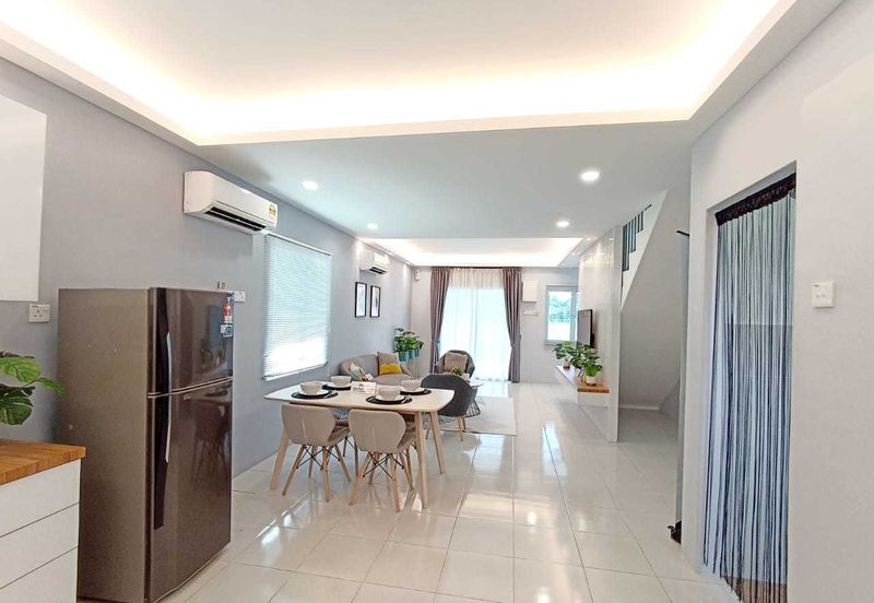 [ 𝐂𝐨𝐫𝐧𝐞𝐫 𝐇𝐨𝐮𝐬𝐞 𝐌𝐮𝐫𝐚𝐡 ] Rumah Mampu Milik Teres 2-Tingkat Banting, Kuala Langat