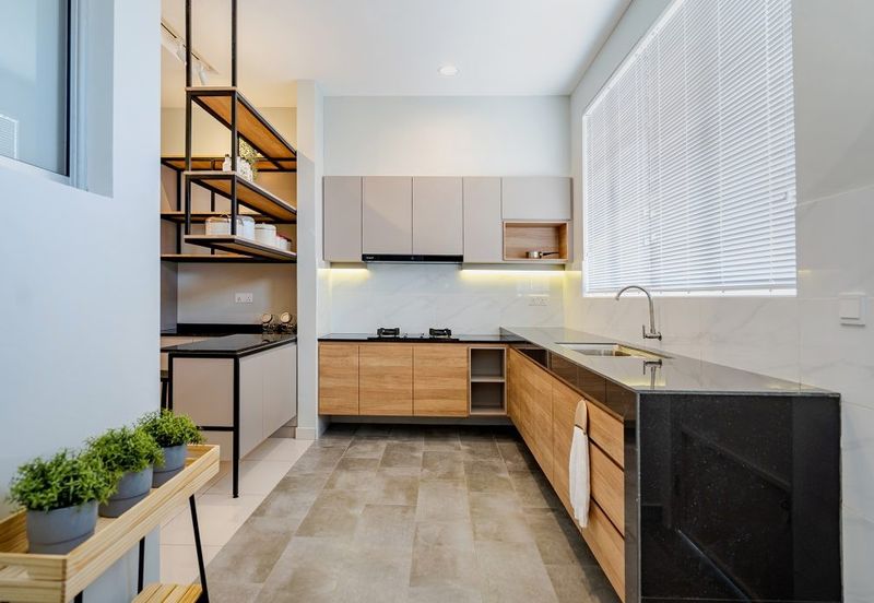 [ 𝐂𝐨𝐫𝐧𝐞𝐫 𝐇𝐨𝐮𝐬𝐞 𝐌𝐮𝐫𝐚𝐡 ] Rumah Mampu Milik Teres 2-Tingkat Banting, Kuala Langat