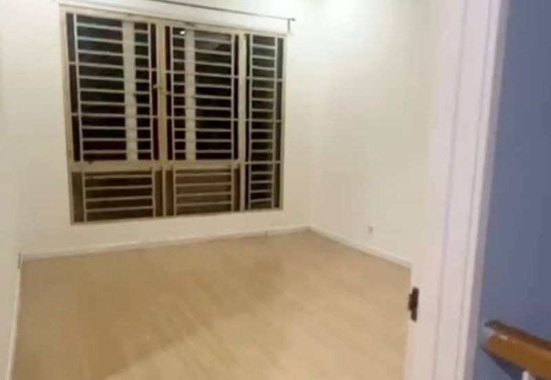 [ NEAR TO MRT RENOVATED ] 2-Storey Terrace House Taman Lestari Putra Seri Kembangan, Puchong South, Kota Perdana, Taman Putra Permai, Taman Equine