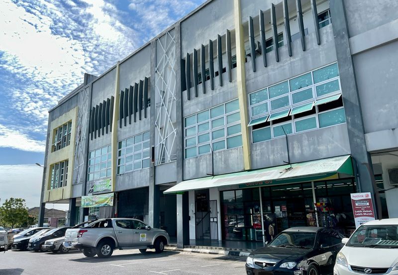 3-storey Corner Shophouse, Moyan Square, Kuching 
