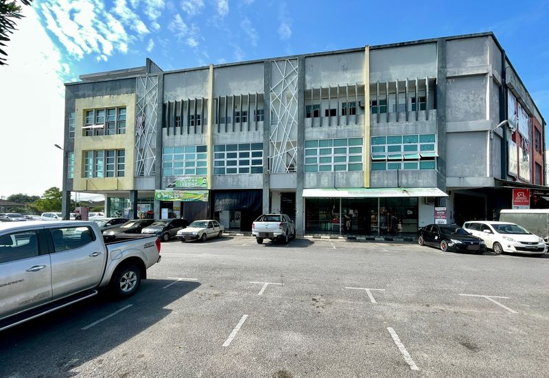 3-storey Corner Shophouse, Moyan Square, Kuching 