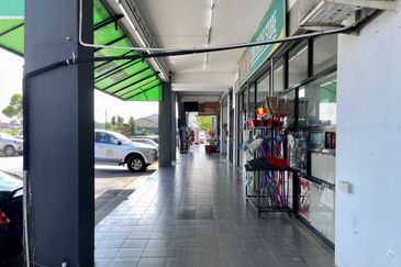 3-storey Corner Shophouse, Moyan Square, Kuching 