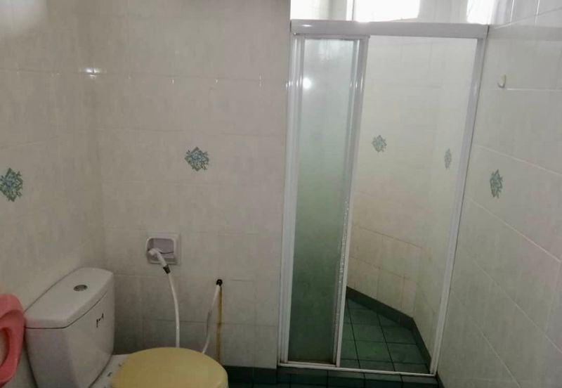 Desa Pines Apartment