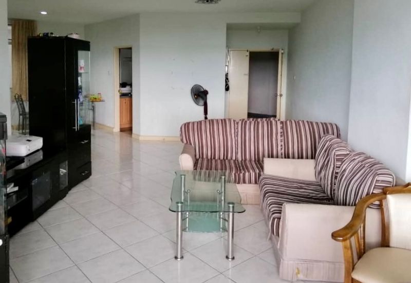 Desa Pines Apartment