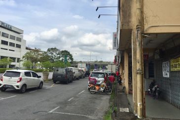 Corner Shophouse @ Jalan Palm Kuching 