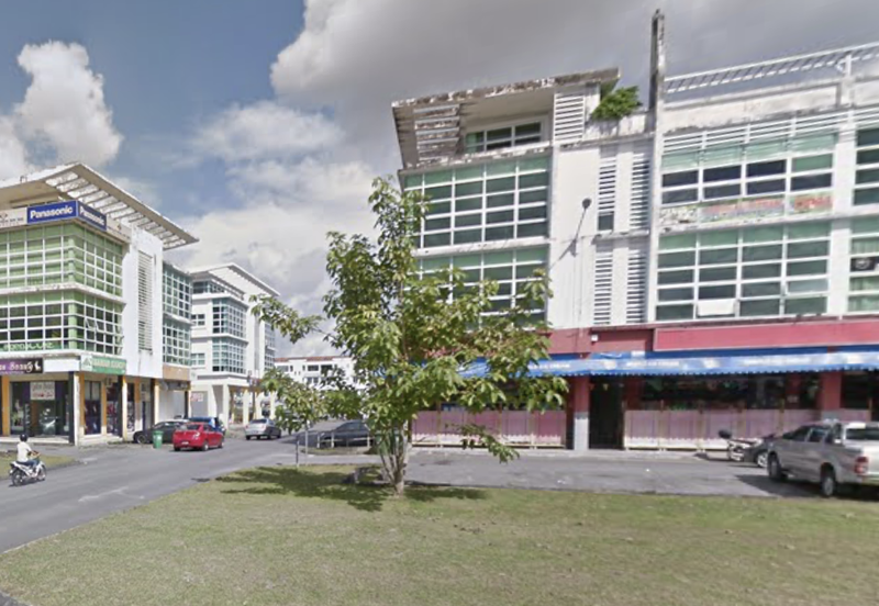 3-storey shophouse @ Riveredge, Kuching 