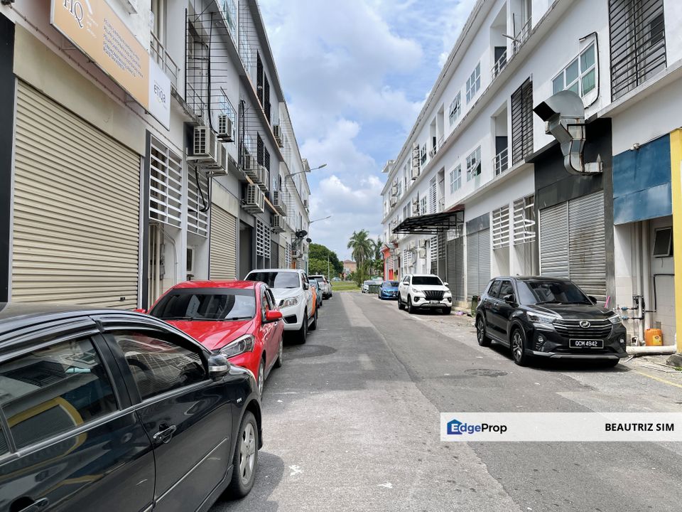 3-storey shophouse @ Riveredge, Kuching , Sarawak, Kuching