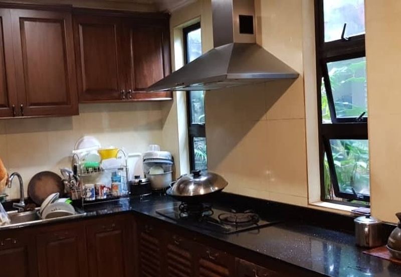 2.5 storey Shophouse @ Main Bazaar Kuching 