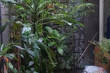 2.5 storey Shophouse @ Main Bazaar Kuching 