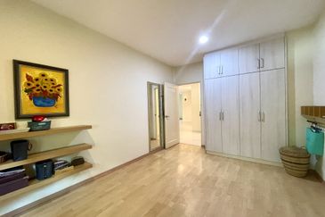 Park Avenue Apartment