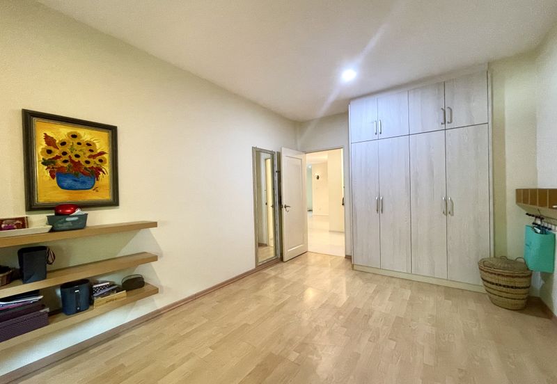 Park Avenue Apartment