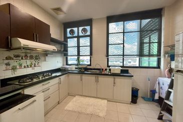 Park Avenue Apartment