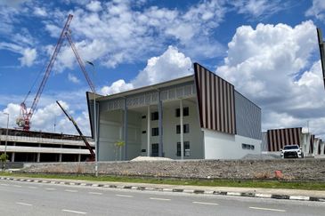  Detached Showroom Pines Square, Batu Kawa