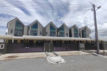 Pine View, Pines Square, Batu Kawa 