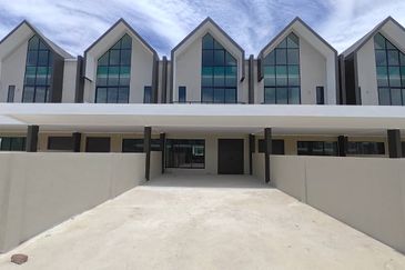 Pine View, Pines Square, Batu Kawa 