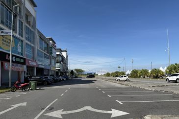  3-storey Shophouse Metrocity, Matang 