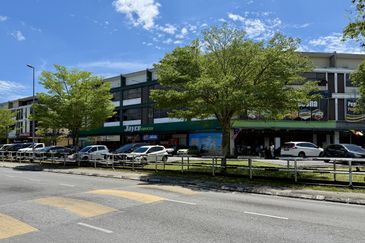 3-storey Shophouse Matang Hub, Matang Jaya
