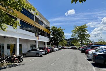 3-storey Shophouse Matang Hub, Matang Jaya