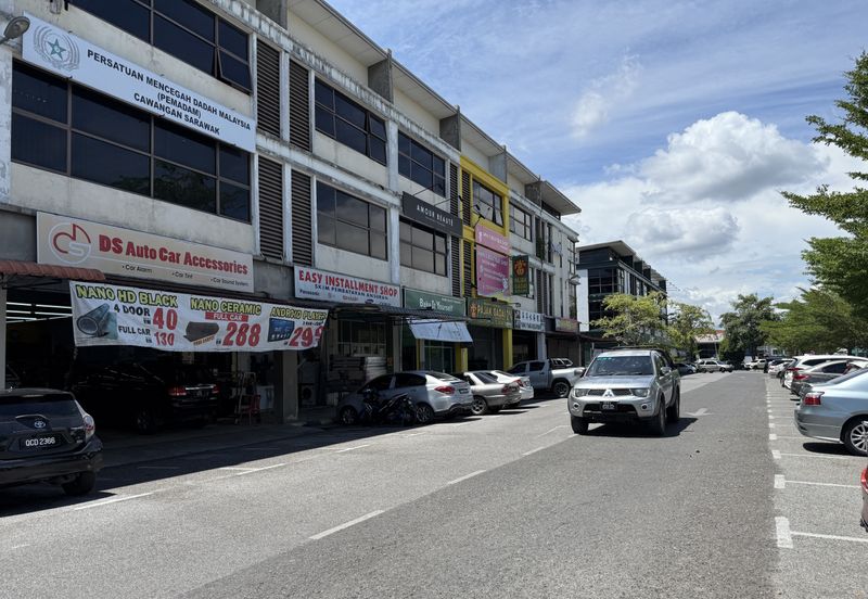 3-storey Shophouse Matang Hub, Matang Jaya