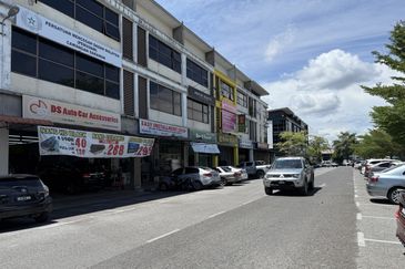 3-storey Shophouse Matang Hub, Matang Jaya