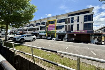 3-storey Shophouse Matang Hub, Matang Jaya