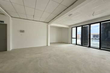 3-storey Semi-detached Showroom Pines Square, Jalan Batu Kawa