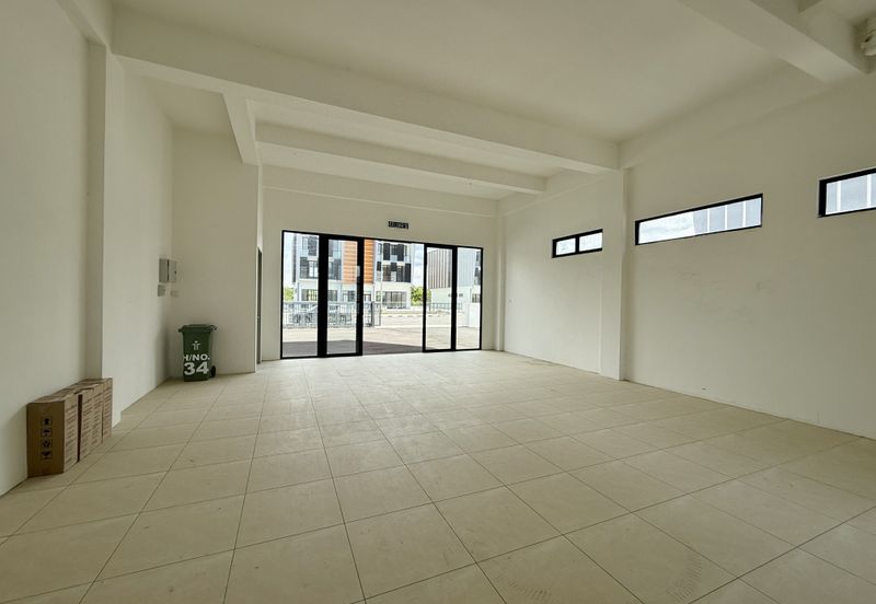 3-storey Semi-detached Showroom Pines Square, Jalan Batu Kawa