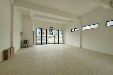 3-storey Semi-detached Showroom Pines Square, Jalan Batu Kawa