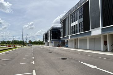  3-storey Corner Shophouses, Northbank Commercial Centre