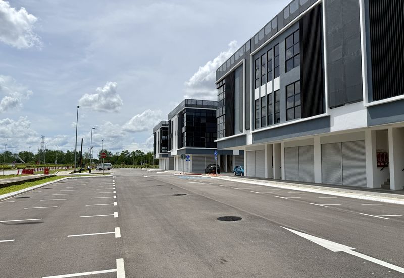  3-storey Corner Shophouses, Northbank Commercial Centre